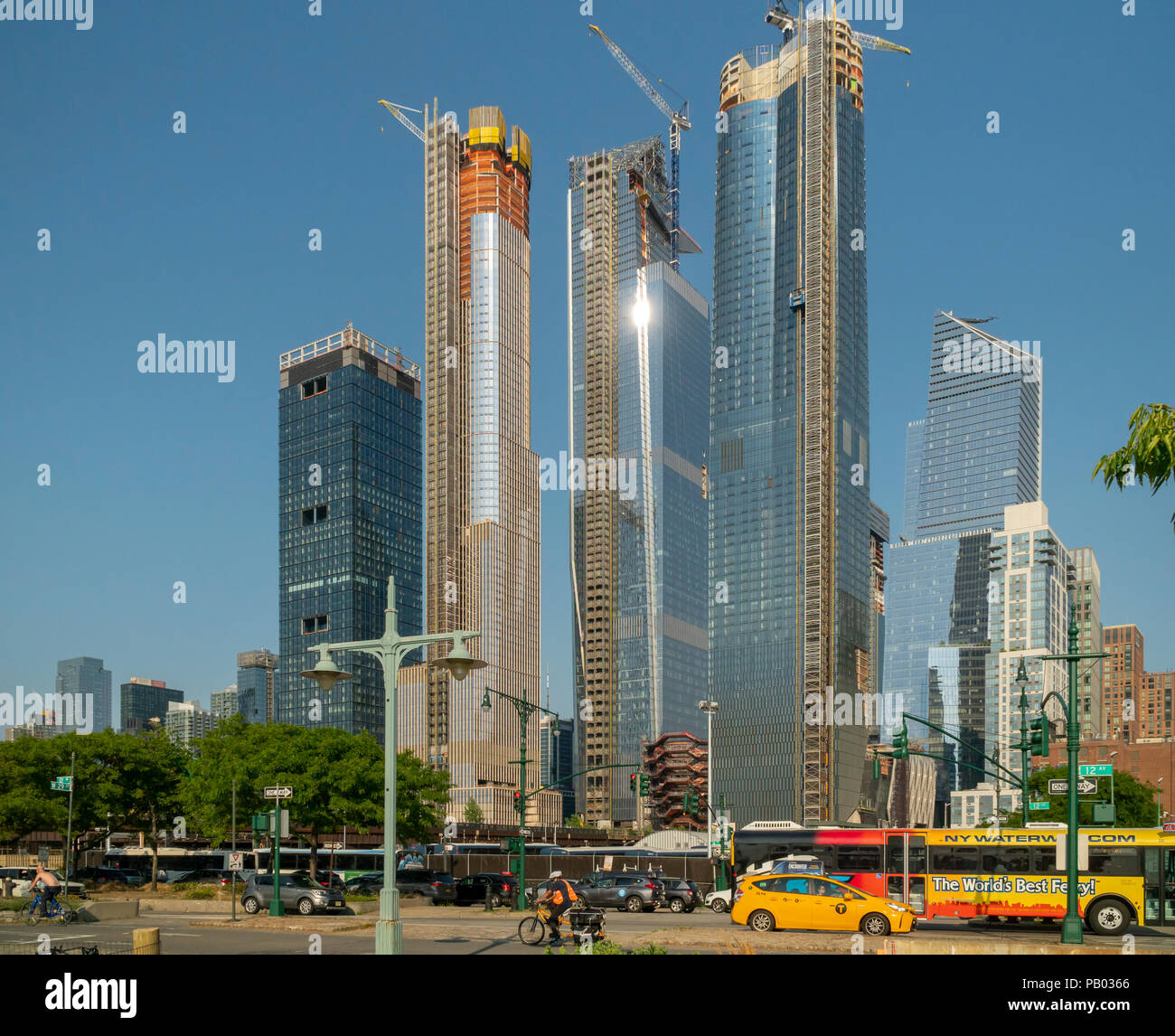 Développement d'Hudson Yards à New York vu de Hudson River Park le samedi 14 juillet 2018. (© Richard B. Levine) Banque D'Images