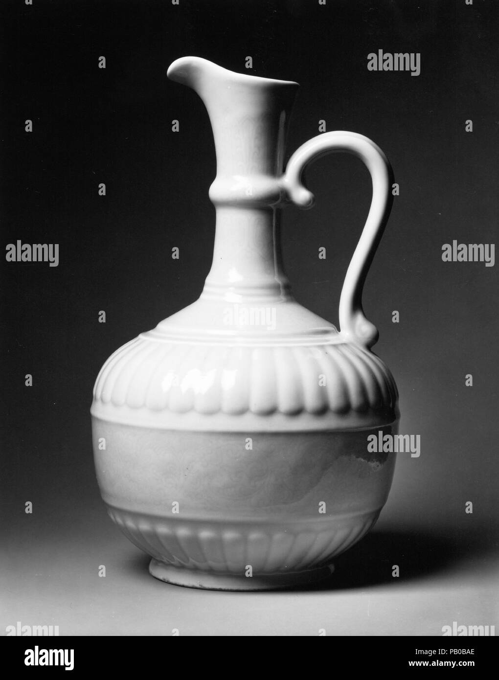 Ewer. Culture : la Chine. Dimensions : H. 12 1/4 in. (31,1 cm). Musée : Metropolitan Museum of Art, New York, USA. Banque D'Images