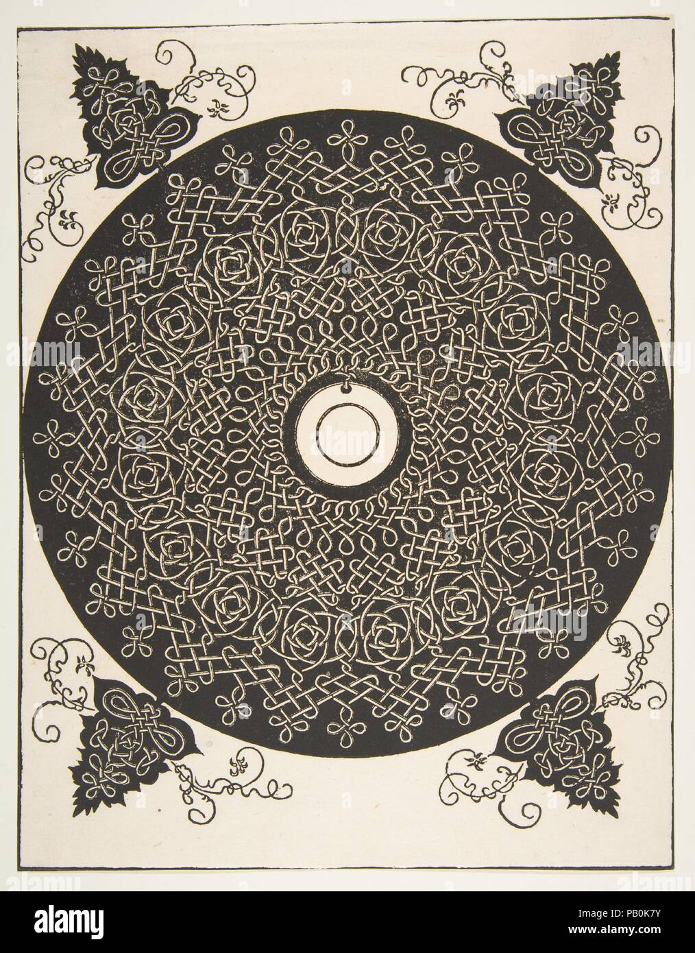 "Le quatrième Nœud'. Cocarde entrelacé avec un médaillon rond en son centre. Artiste : Albrecht Dürer (Nuremberg, Allemagne Nuremberg 1471-1528) ; Après l'italien Léonard de Vinci (1452-1519), Vinci Amboise (ou atelier). Fiche technique : Dimensions : 10 3/4 x 8 3/8 in. (27,3 x 21,2 cm). Date : avant 1521. Motif de broderie faite hors de soi-disant travail de noeud. Le principal motif a une forme circulaire et est présenté en blanc sur un sol foncé. Les cordes nouées ou les sangles sont disposées dans des dispositions différentes pour former quatre niveaux qui entourent le motif central qui est une vierge, médaillon circulaire. Sur les quatre extra-corne Banque D'Images