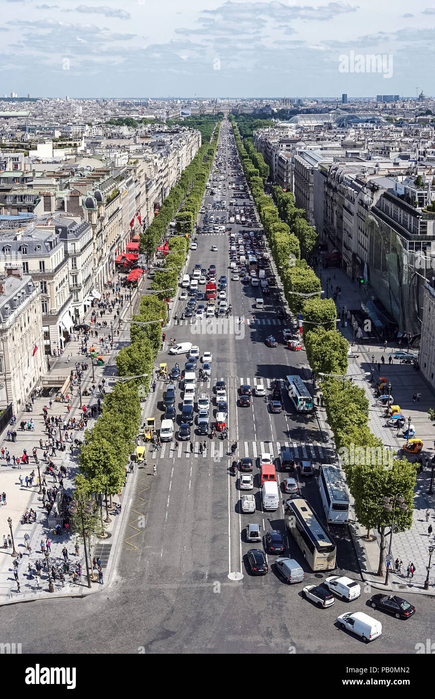 Paris, France - 01/06/15 Une vue vers le bas la Chans de Lise de l'Arc de Banque D'Images