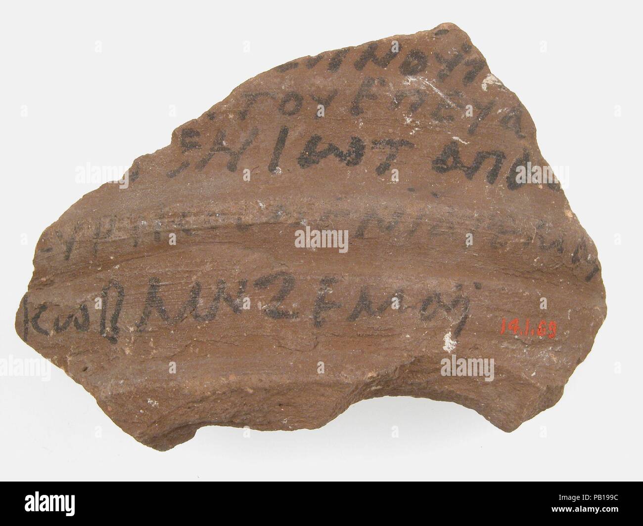Ostrakon mentionnant Cyriacus, Jacob, et Hemai. Culture : le copte. Dimensions : 2 x 3 9/16 13/16 in. (6,5 x 9,7 cm). Date : 600. Musée : Metropolitan Museum of Art, New York, USA. Banque D'Images