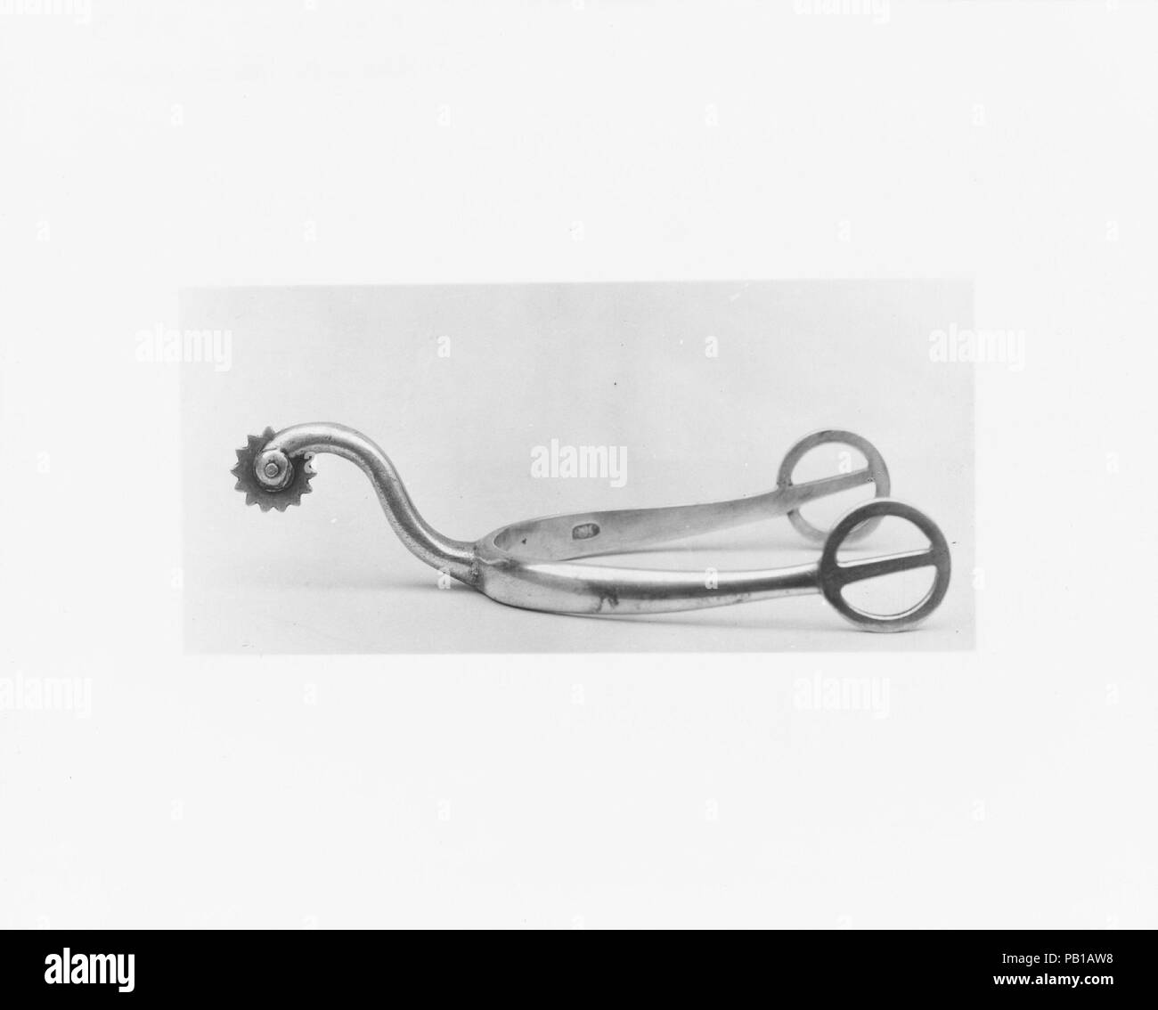 Éperon. Culture : L'Américain. Dimensions : 5 3/4 x 3 in. (14,6 x 7,6 cm). Bouilloire : Paul Revere Jr. (Américain, Boston, Massachusetts, Boston, Massachusetts, 1734-1818). Date : 1770-1800. Musée : Metropolitan Museum of Art, New York, USA. Banque D'Images