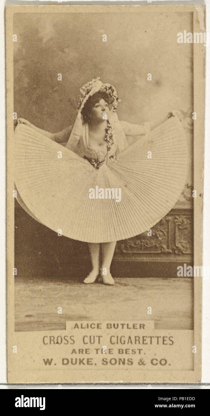 Alice Butler, acteurs et actrices de la série (N145-3) émis par le duc Sons & Co. pour promouvoir Cross cut Cigarettes. Fiche Technique : Dimensions : 2 11/16 × 1 3/8 in. (6,8 × 3,5 cm). Editeur : Publié par W. Duc, Sons & Co. (New York et Durham, N.C.). Date : 1880. Les cartes commerciales de l'ensemble 'Acteurs et Actrices' (N145-3), publié dans les années 1880 par W. Duc Sons & Co. pour promouvoir Cross cut Cigarettes. Il y a huit sous-ensembles de la série N145. Sport divers sous-ensembles différents modèles de cartes et aussi promouvoir différentes marques de tabac représenté par W. Duc Fils & Company. Cette carte est à partir de la troisième sous-ensemble, N14 Banque D'Images