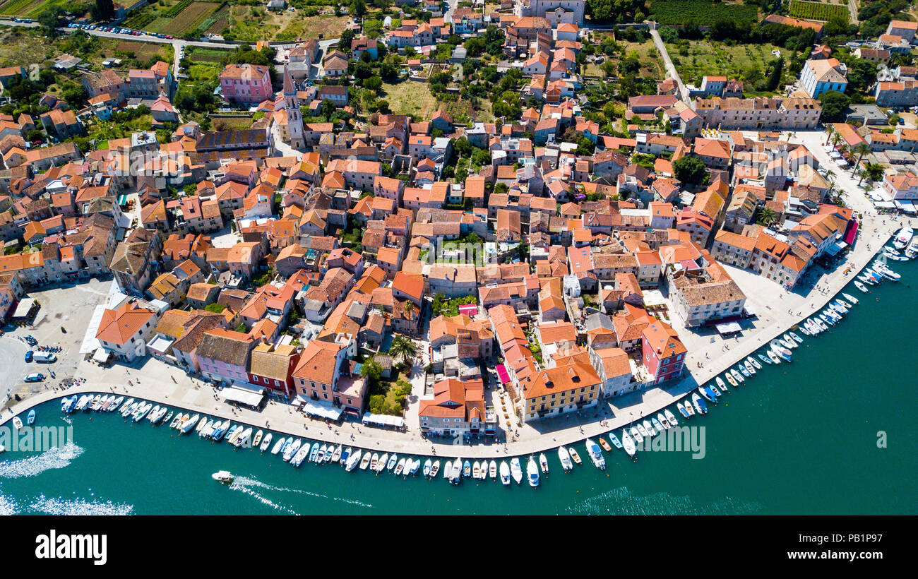 Vue aérienne de la vieille ville de Stari Grad, île de Hvar, Croatie Banque D'Images