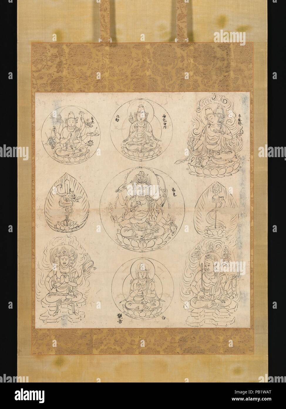Aizen Mandala. Culture : le Japon. Dimensions : Image : 23 × 21 in. (58,4 × 53,3 cm) avec fixation : 55 × 13/16 24 7/16 po. (141,7 × 62 cm) dans l'ensemble avec les boutons : 55 × 26 13/16 9/16 in. (141,7 × 67,4 cm). Date : Kasho 2 (1107). Ce dessin à l'encre du début du xiie siècle semble avoir été fait comme un guide pour la création d'une mandala peint--un schéma d'un tableau de divinités bouddhistes utilisés pour les rituels. La figure centrale est Aizen Myoo, qui représente la sublimation du désir charnel en énergie spirituelle et est toujours représenté dans un aspect féroce. Dans ce dessin, un superviseur de la m Banque D'Images