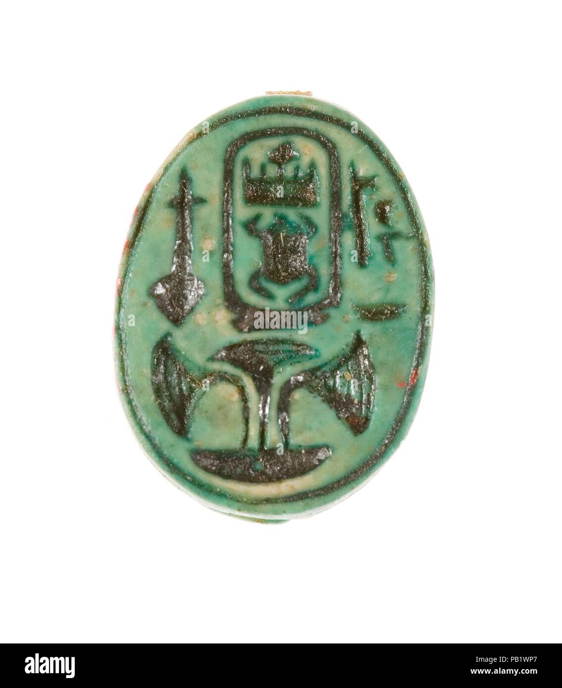 Scarab est inscrit le nom du trône de Thoutmosis III. Dimensions : L. 1,5 cm (9/16 po) ; w. 1,2 cm (1/2 po) ; h. 0,6 cm (1/4 po). Dynastie DYNASTIE : 18, tôt. Règne : règne d'Hatchepsout et de Thoutmosis III. Date : ca. 1479-1458 av. J.-C.. Musée : Metropolitan Museum of Art, New York, USA. Banque D'Images