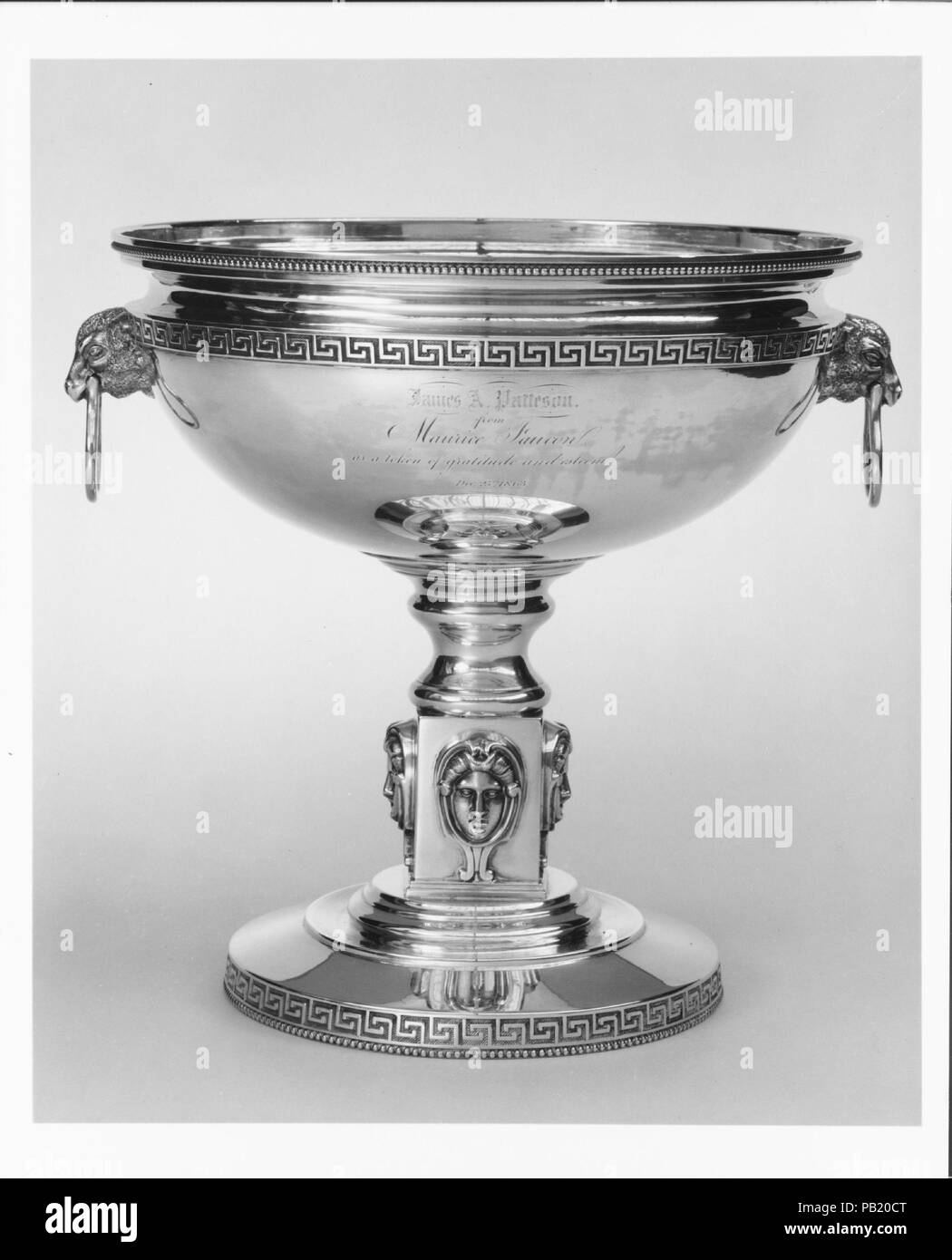 Compote. Culture : L'Américain. Dimensions : hors tout : 10 1/2 x 9 7/16 in. (24,1 x 26,5 cm) ; 40 oz. 1 tpl. (1245.7 g) Lip : diam. 9 3/8 in. (23,8 cm) Foot : diam. 6 1/4 in. (15,9 cm). Bouilloire : William Gale et fils (active ca. 1850-58 et 1863-66). Date : ca. 1860. Musée : Metropolitan Museum of Art, New York, USA. Banque D'Images