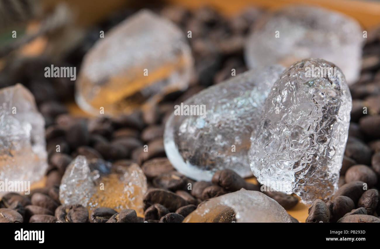 Grain de café et de la glace Banque D'Images