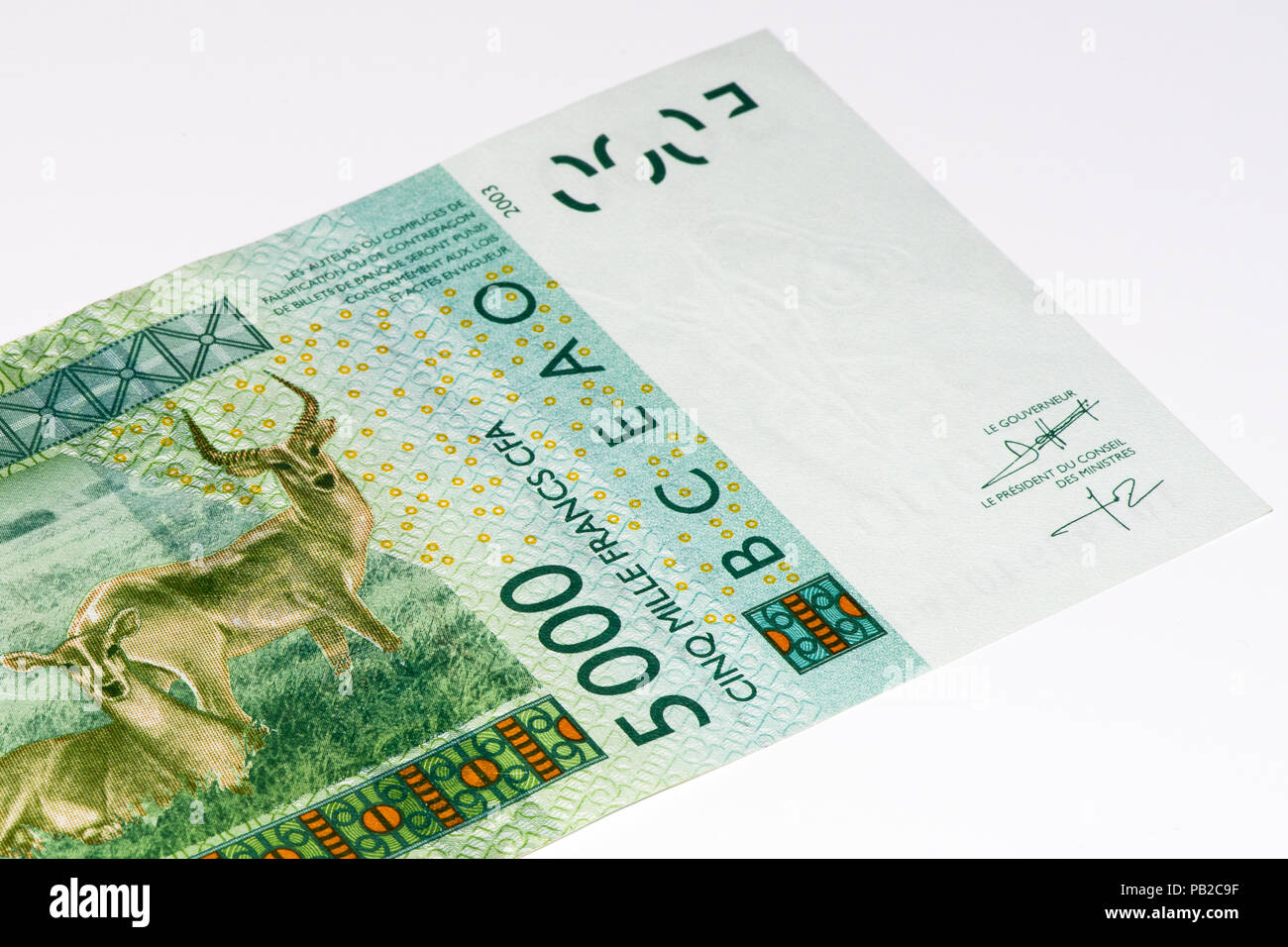 5000 Billet de banque du franc CFA. Franc CFA est utilisé dans 14 pays africains. Banque D'Images