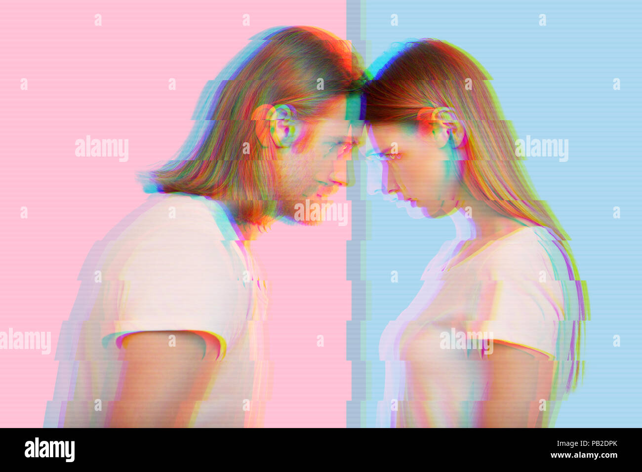 Angry couple mettre leur front ensemble et à têtu Banque D'Images