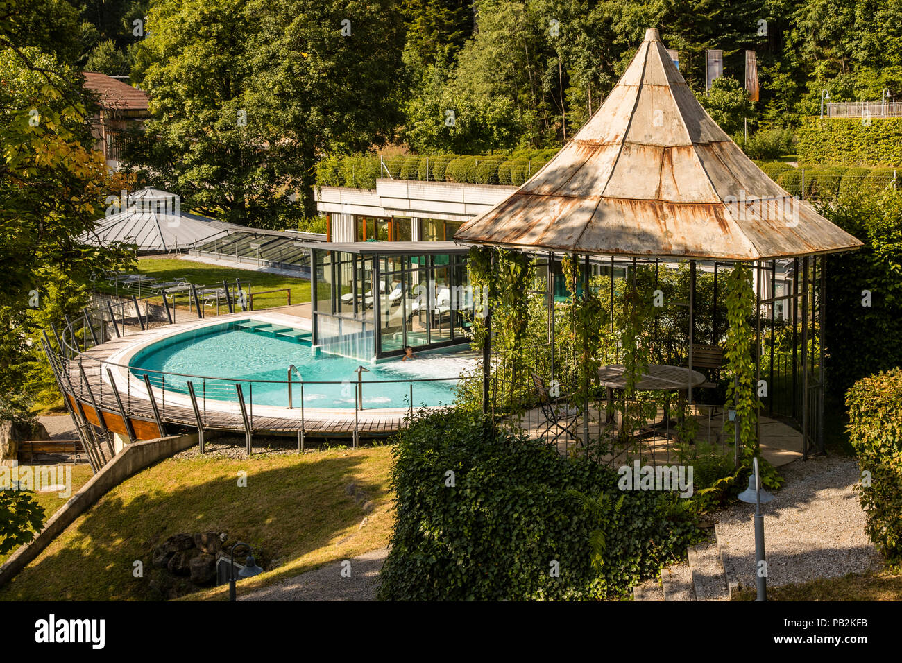 Piscine extérieure de l'hôtel Lenkerhof, Lenk, Suisse Banque D'Images