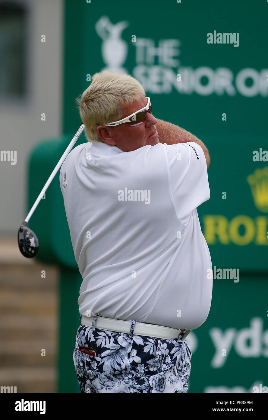 26 juillet 2018, l'Old Course à St Andrews, St Andrews, Écosse), à l'Omnium senior des championnats de golf 2018, 1er tour ; John Daly (USA) joue son coup de départ sur le trou d'ouverture Banque D'Images