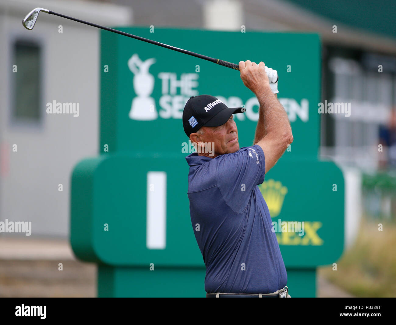 26 juillet 2018, l'Old Course à St Andrews, St Andrews, Écosse), à l'Omnium senior des championnats de golf 2018, 1er tour ; Tom Lehman (USA) joue son coup de départ sur le trou d'ouverture Banque D'Images