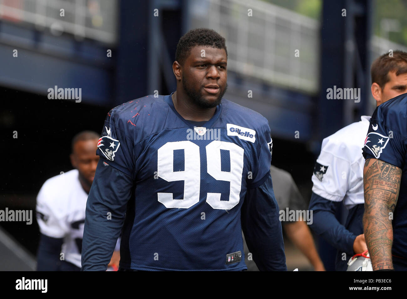 Foxborough, Massachusetts, USA. 26 juillet, 2018. New England Patriots attaquer défensive Vincent Valentine (99) chefs de pratiquer au New England Patriots camp de formation qui a eu lieu sur le champs de pratique au stade Gillette, à Foxborough, Massachusetts. Eric Canha/CSM/Alamy Live News Banque D'Images