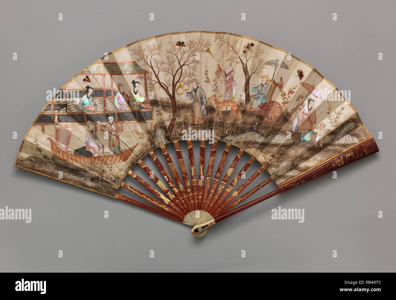Ventilateur. Culture : le chinois. Dimensions : Ouvert : 11 1/2 x 19 1/4 in. (29,2 x 48,9 cm). Date : milieu du 18ème siècle. Musée : Metropolitan Museum of Art, New York, USA. Banque D'Images