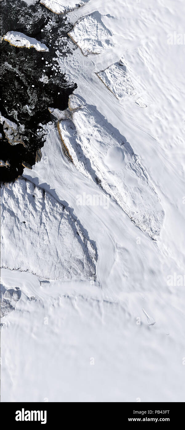 Image satellite de la NASA Heilprin et Tracy glaciers, Groenland, 1987 2 images recul glaciaire entre Sept 1987 et Sept 2017 images PB43FR, PB43FT Banque D'Images