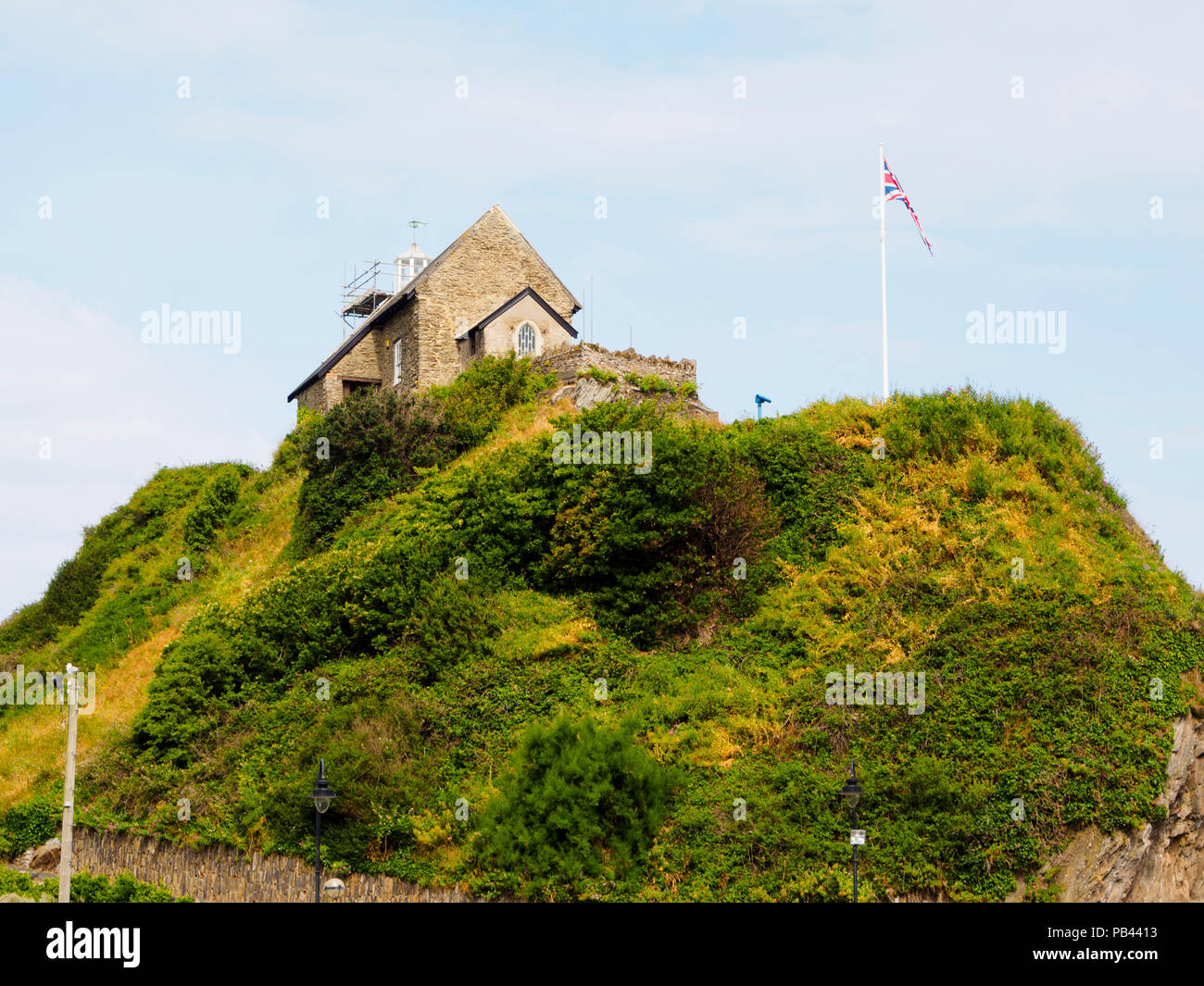 Chapelle St Nicolas sur Lantern Hill au-dessus du port à Ilfracombe, Devon, UK Banque D'Images Chapelle St Nicolas sur Lantern Hill au-dessus du port à Ilfracombe, Devon, UK Banque D'Images