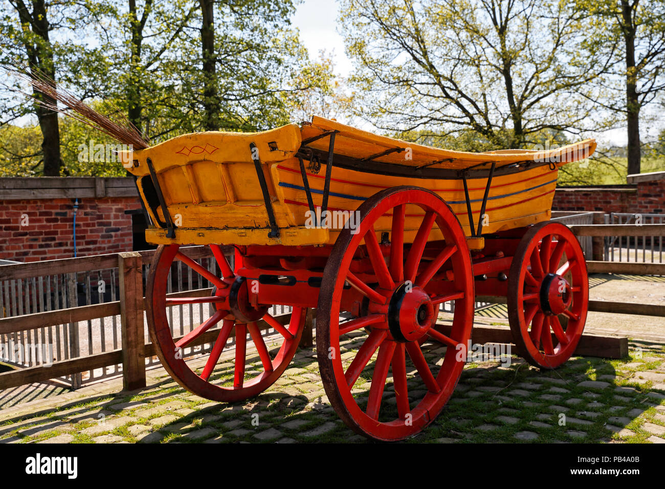 Vieux Wagon restauré et présentée au Temple Newsam Leeds Banque D'Images