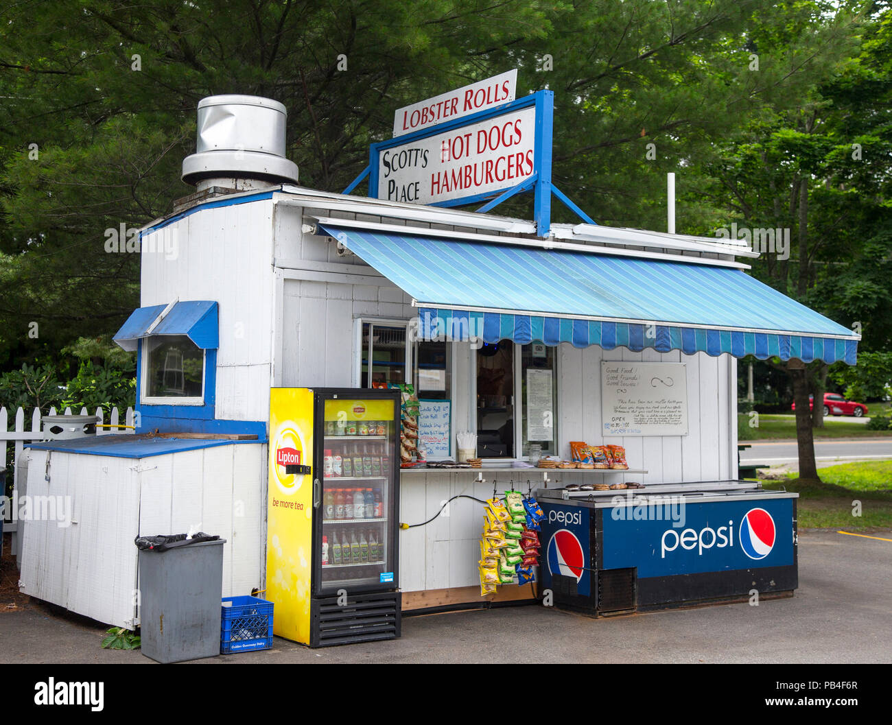 Petite remorque Vente de denrées alimentaires à Camden, moi Banque D'Images
