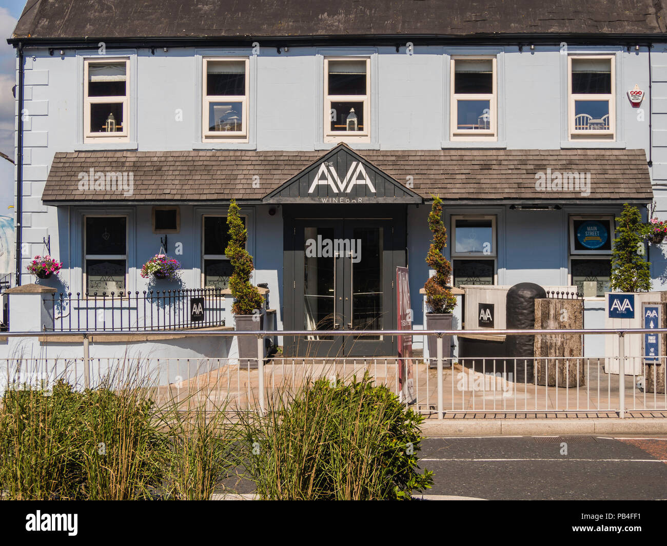 L'AVA Wine Bar & Bistro dans Main Street Bangor, Irlande du Nord Banque D'Images