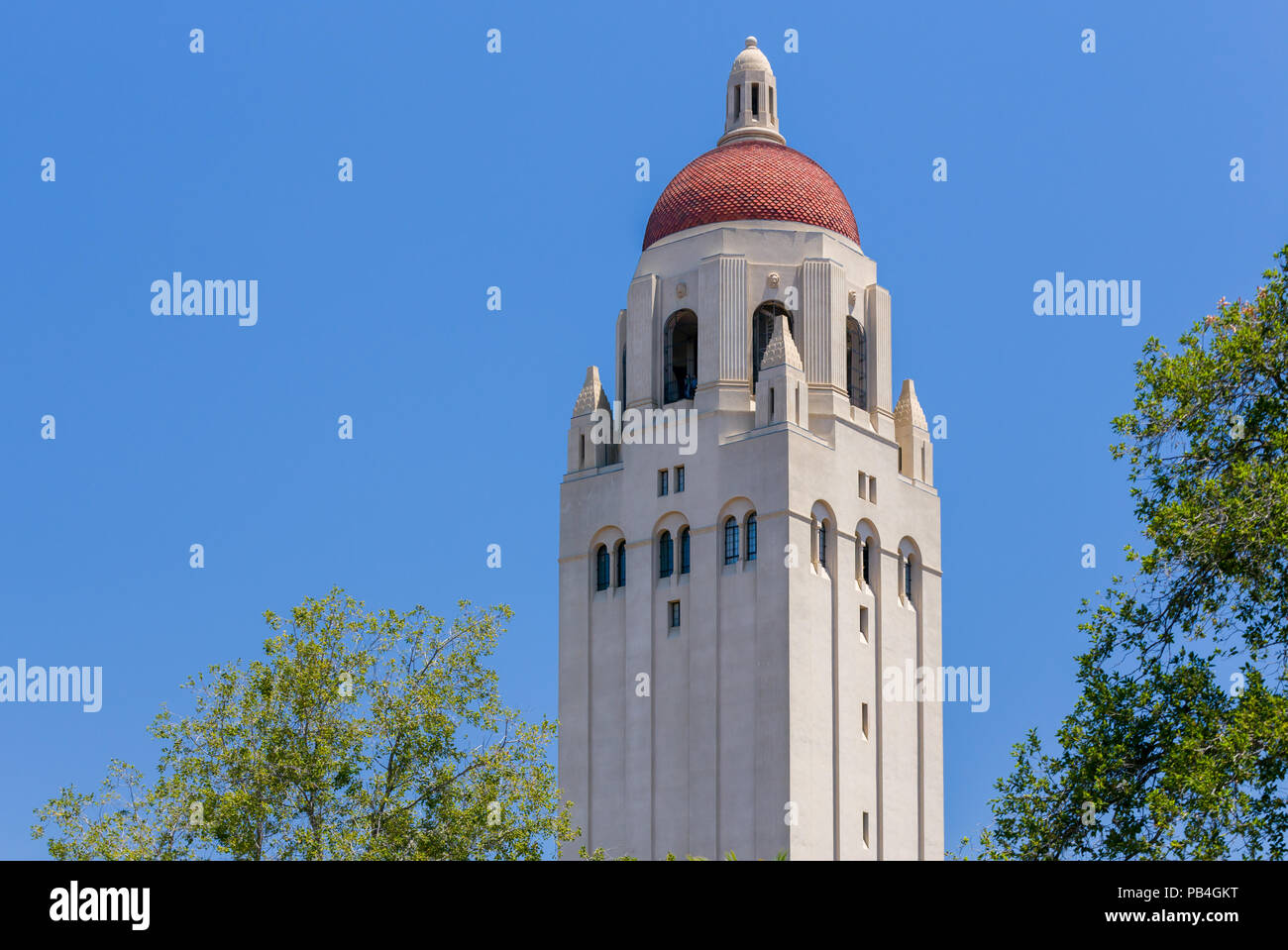 STANFORD, États-unis - 6 juillet : Hoover Tower sur le campus de l'Université de Stanford. La tour abrite l'institut Hoover de Bibliothèque et Archives. Banque D'Images