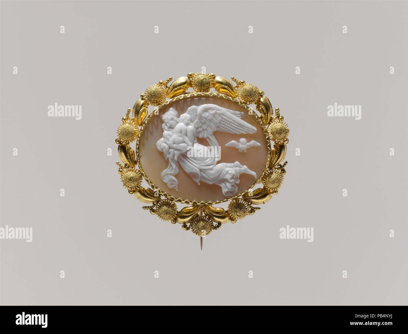 Broche D Un Ensemble Culture L Italien Probablement A Naples Dimensions Hors Tout 1 3 4 X 1 1 2 In 4 4 3 8 Cm Cameo Visibles Confirme 26 4 32 1