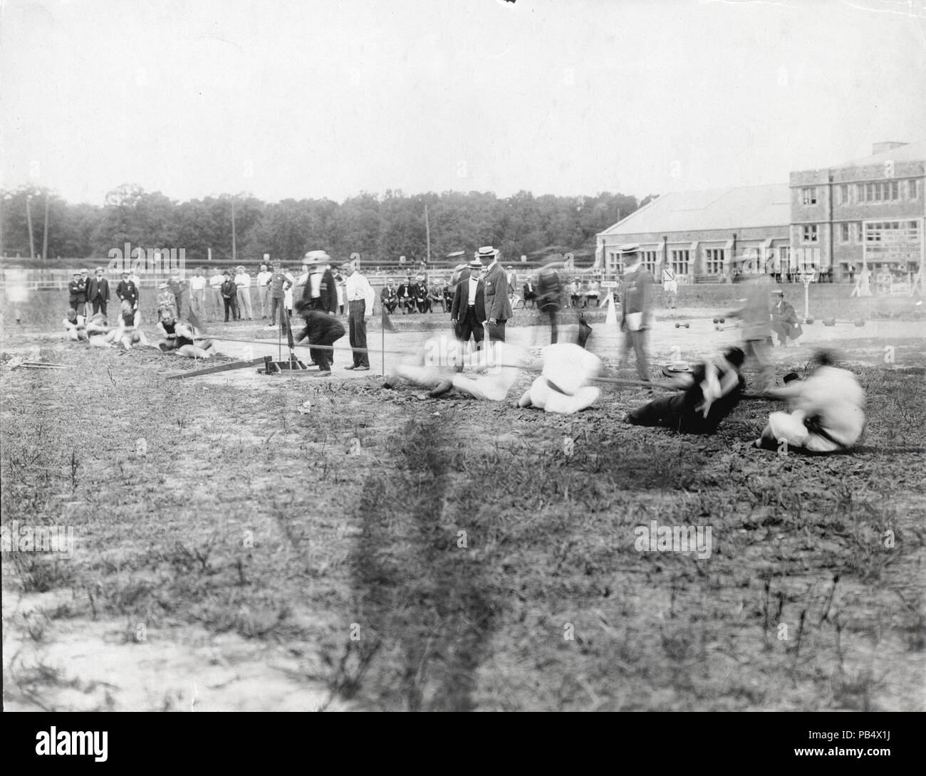 729 Grecs vs St Louis manches -1 lors d'un remorqueur de la guerre à l'Jeux olympiques de 1904, Francis domaine, l'Université Washington à Saint Louis Banque D'Images