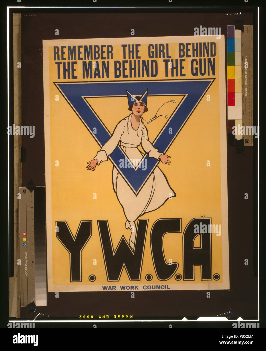 1252 N'oubliez pas la fille derrière l'homme derrière le fusil-Y.W.C.A. Conseil de guerre RCAC2002707403 Banque D'Images