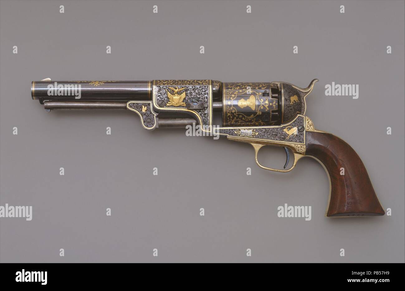 Troisième modèle Colt Dragoon Revolver à percussion, le numéro de série 12406. Culture : American, Hartford, Connecticut. Dimensions : L. 14 in. (35,6 cm) ; L. de baril 7 1/2 in. (19,1 cm) ; Cal. .44 dans. (11,2 mm) ; affaire ; H. 3. (7,6 cm) ; W. 16 3/16 po. (41,1 cm) ; D. 8 1/8 in. (20,6 cm) ; WT. 3 lb. 9.8 oz. (224 g). Fabricant : Samuel Colt (American, Hartford, Connecticut 1814-1862). Date : ca. 1853. Samuel Colt (1814-1862) a été l'un des plus célèbre inventeurs américains et les entrepreneurs de l'ère industrielle. En brevetant le premier produit en masse des armes à feu, renouvelable multi shot atteindre Colt Banque D'Images