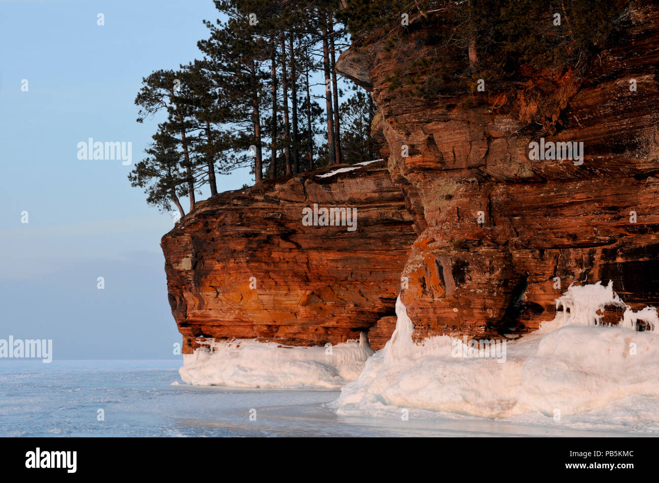 Le Wisconsin. Îles Apostle National Lakeshore. Les grottes de la mer. Banque D'Images
