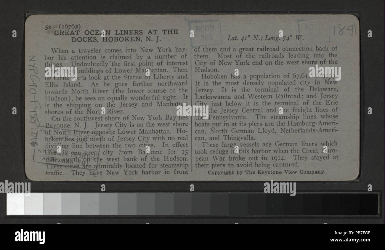 728 grand paquebot à quai, Hoboken, New Jersey. - Montrant le nord de Manhattan et l'île de la rivière Hudson (NYPL b11707652-G90F458 016B) Banque D'Images