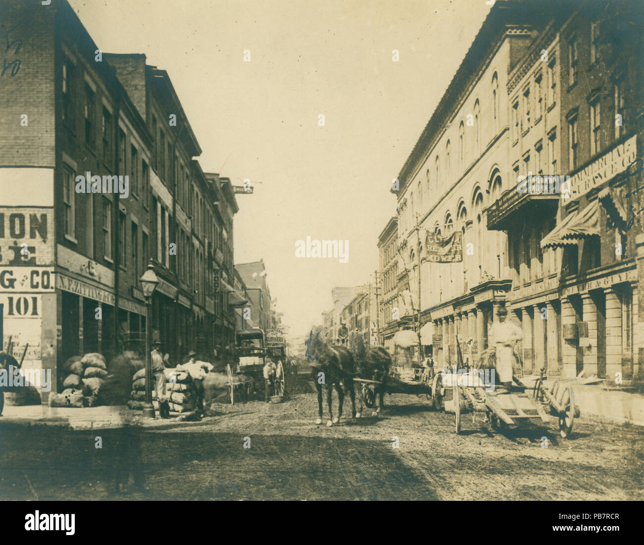 984, rue Main nord à partir de Walnut Street Banque D'Images