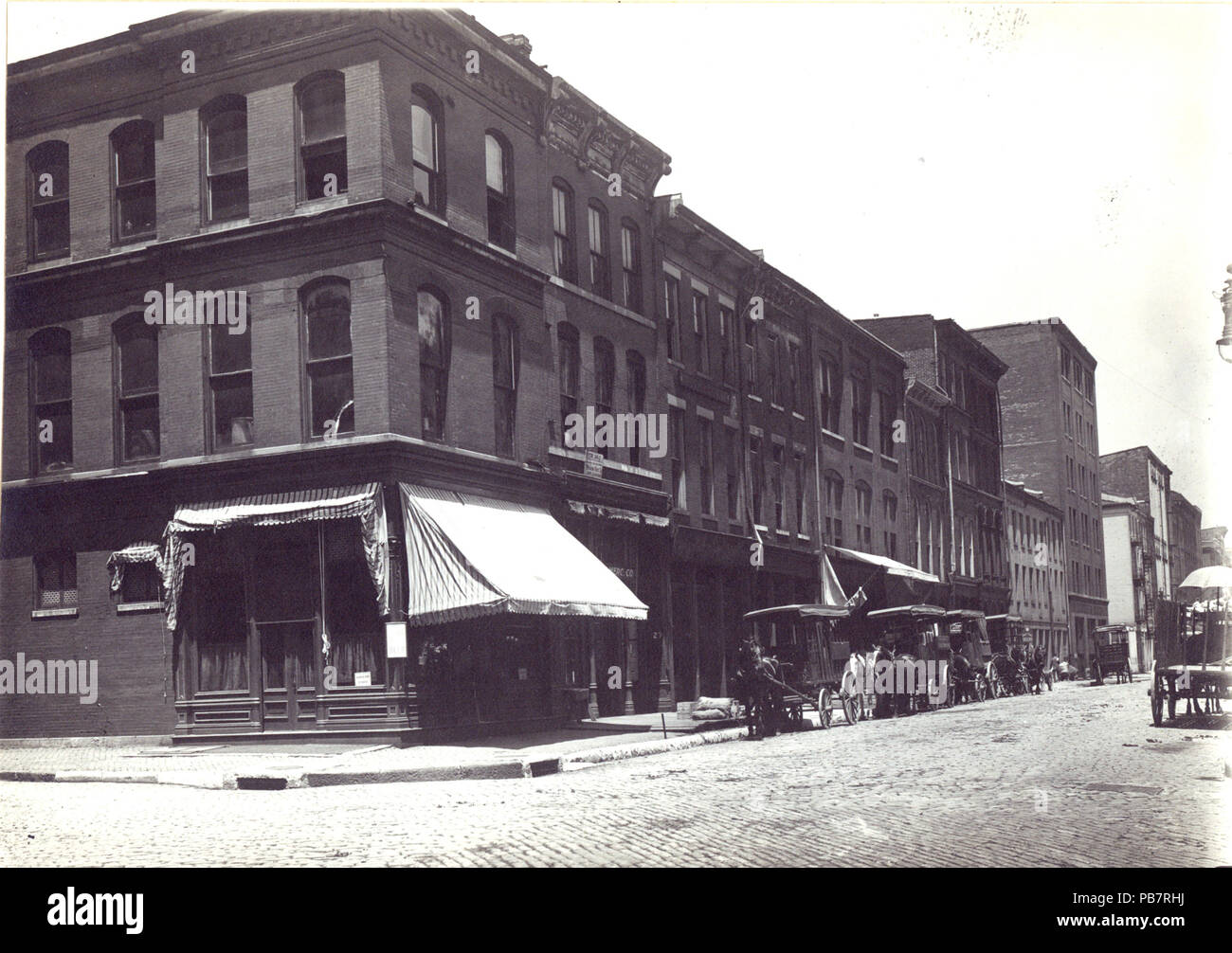 983, rue Principale (première) et Walnut Street, coin nord-ouest Banque D'Images