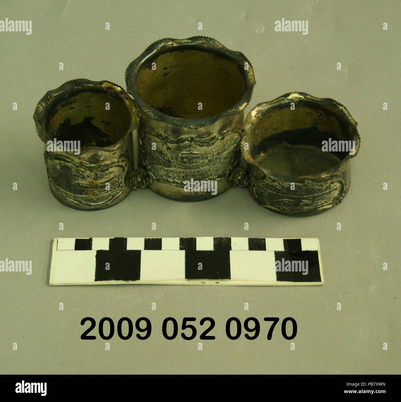 1538 Silver-Plated 24 Organisateur avec des images de la gare Union, les jardins Cascade, et EADS Bridge Banque D'Images