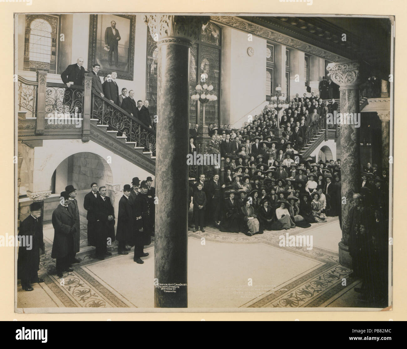 1072 Festival de musique de l'Empire réception officielle de la Sheffield Choir, l'hôtel de ville, Toronto, Canada, avril 5th, 1911 (HS85-10-23814) original Banque D'Images