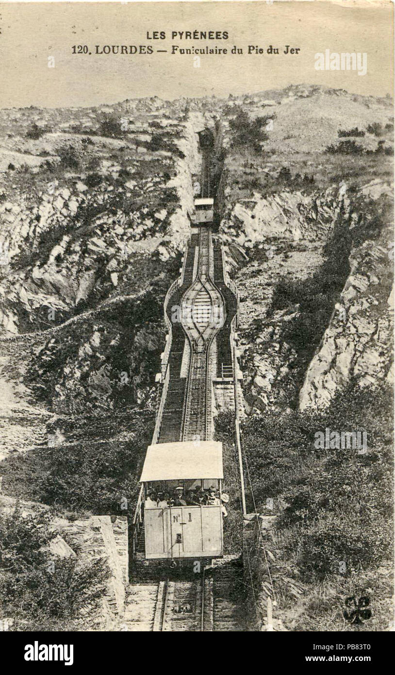 . Français : Carte postale ancienne éditée par MTIL, collection les Pyrénées, n°120 : LOURDES - Funiculaire du Pic du Jer . avant 1914 1069 MTIL 120 - LES PYRÉNÉES - LOURDES - Funiculaire du Pic du Jer Banque D'Images