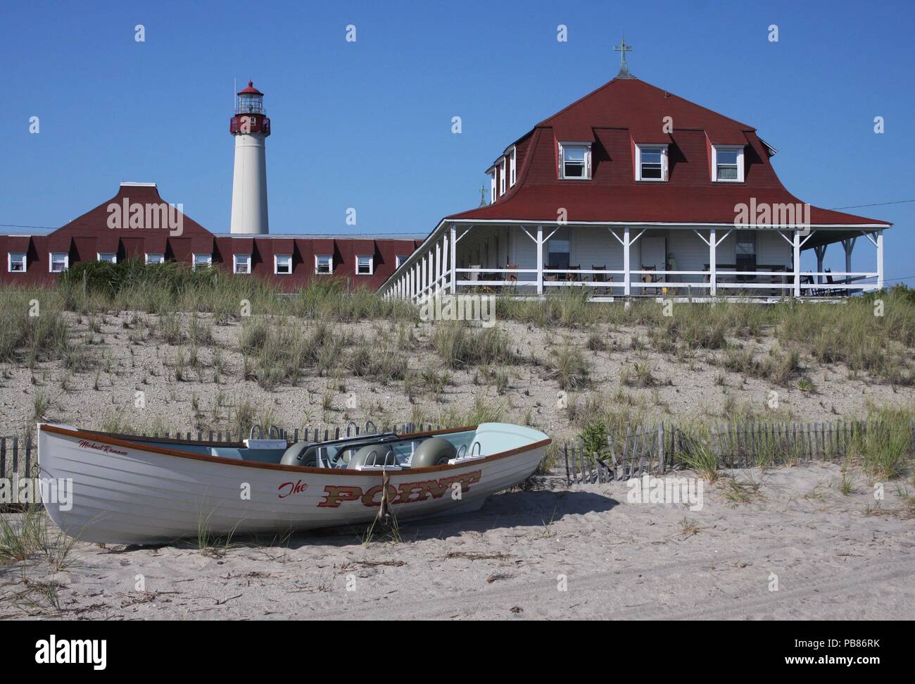 Phare de Cape May et St. Mary by-the-Sea Retreat House, parc d'état de Cape May Point, Cape May Point, New Jersey (NJ) Banque D'Images