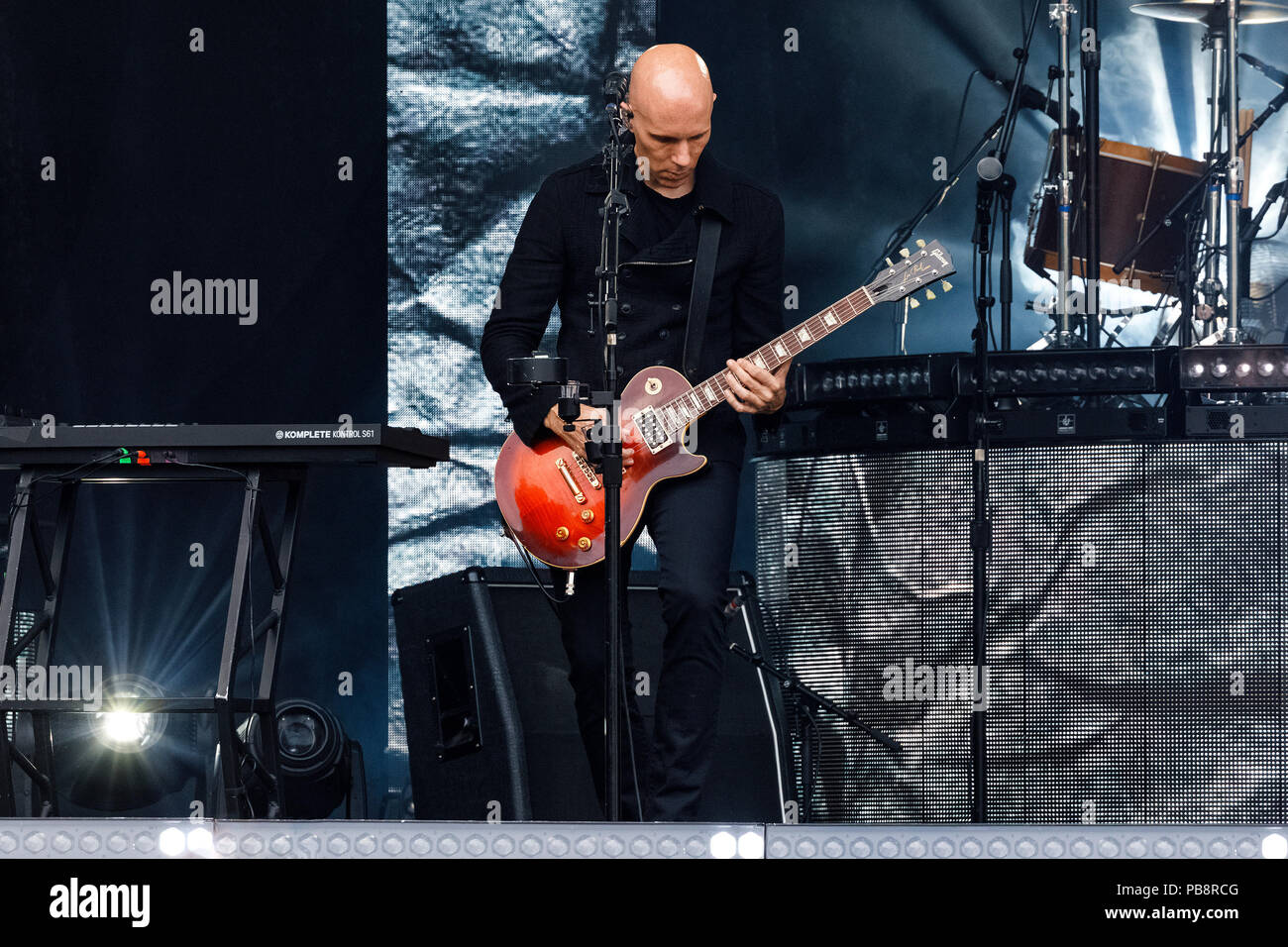 Berlin, Deutschland. 17 Juin, 2018. 16/UN CERCLE PARFAIT, BILLY HOWERDEL, guitare, rock band, USA, concert, 17.06.2018, open air Festival de musique 2018, citadelle, citadelle, Berlin, Allemagne, Allemagne exclusive show, vendu  <english > un cercle parfait, rock band, USA, d'effectuer le 17 juin 2018, à la citadelle, Berlin, Allemagne, dans le monde entier : dpa Crédit/Alamy Live News Banque D'Images