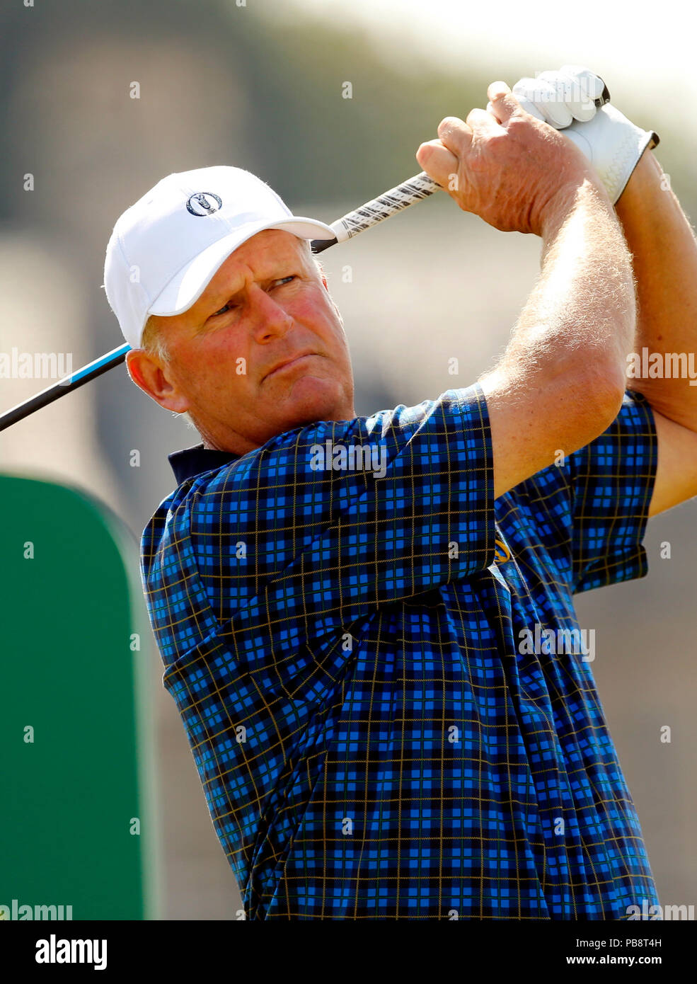 27 juillet 2018, l'Old Course à St Andrews, St Andrews, Écosse), à l'Omnium senior des championnats de golf 2018, deuxième tour, l'ancien champion ouvert Sandy Lyle (SCO) joue son coup de départ sur le deuxième trou Banque D'Images