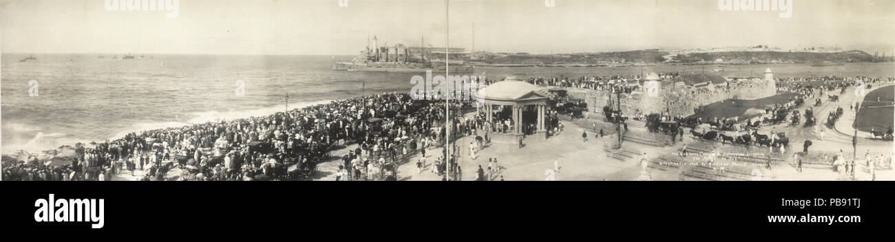 1796 USS North Carolina et USS Birmingham escort USS Maine à l'ensevelissement en mer - 1913-03-16 Banque D'Images