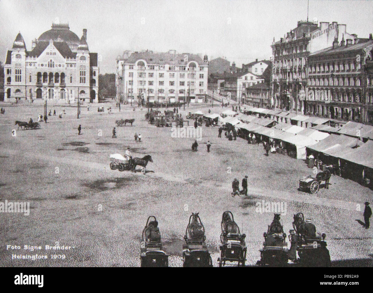 1246- 1909 Rautatientori Helsinki Banque D'Images