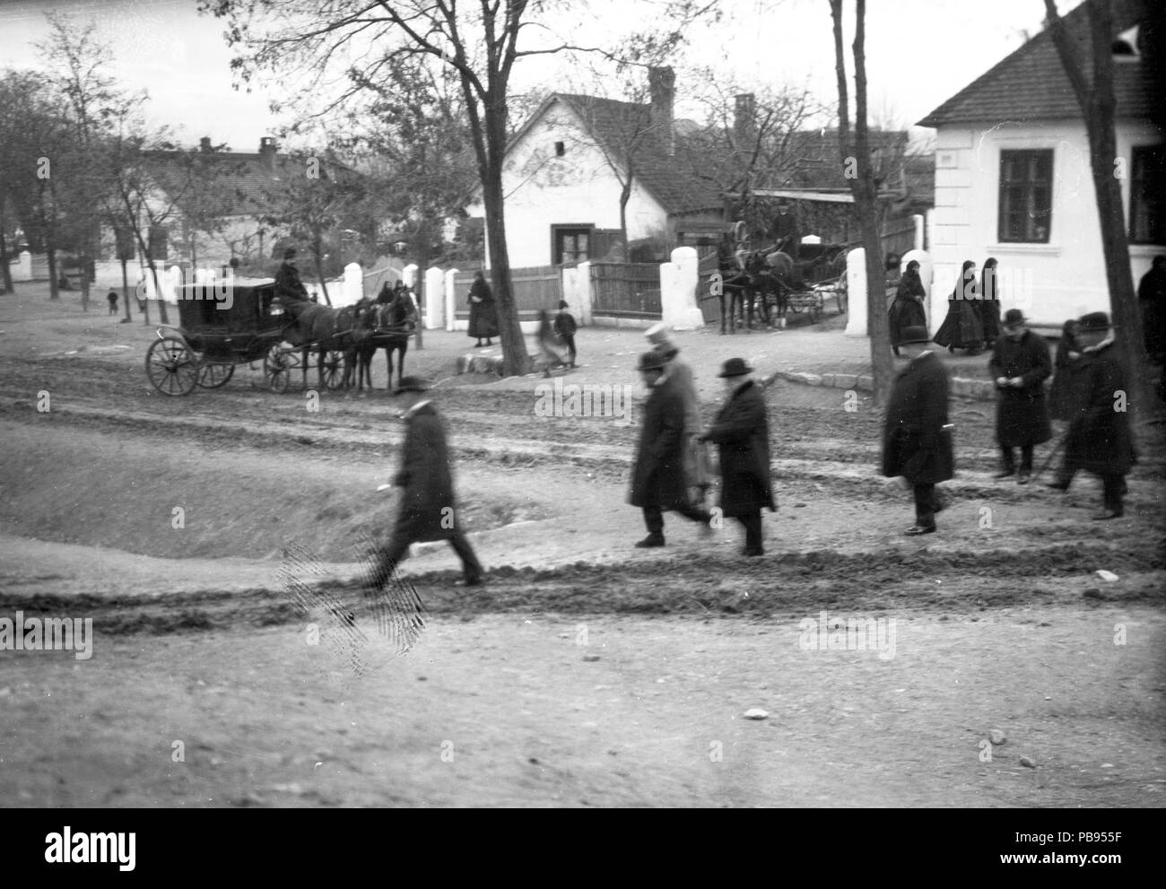1579 Vue sur la rue, la peinture de genre, transport, autocar, cheval, chapeau melon, village 59081 Fortepan Banque D'Images