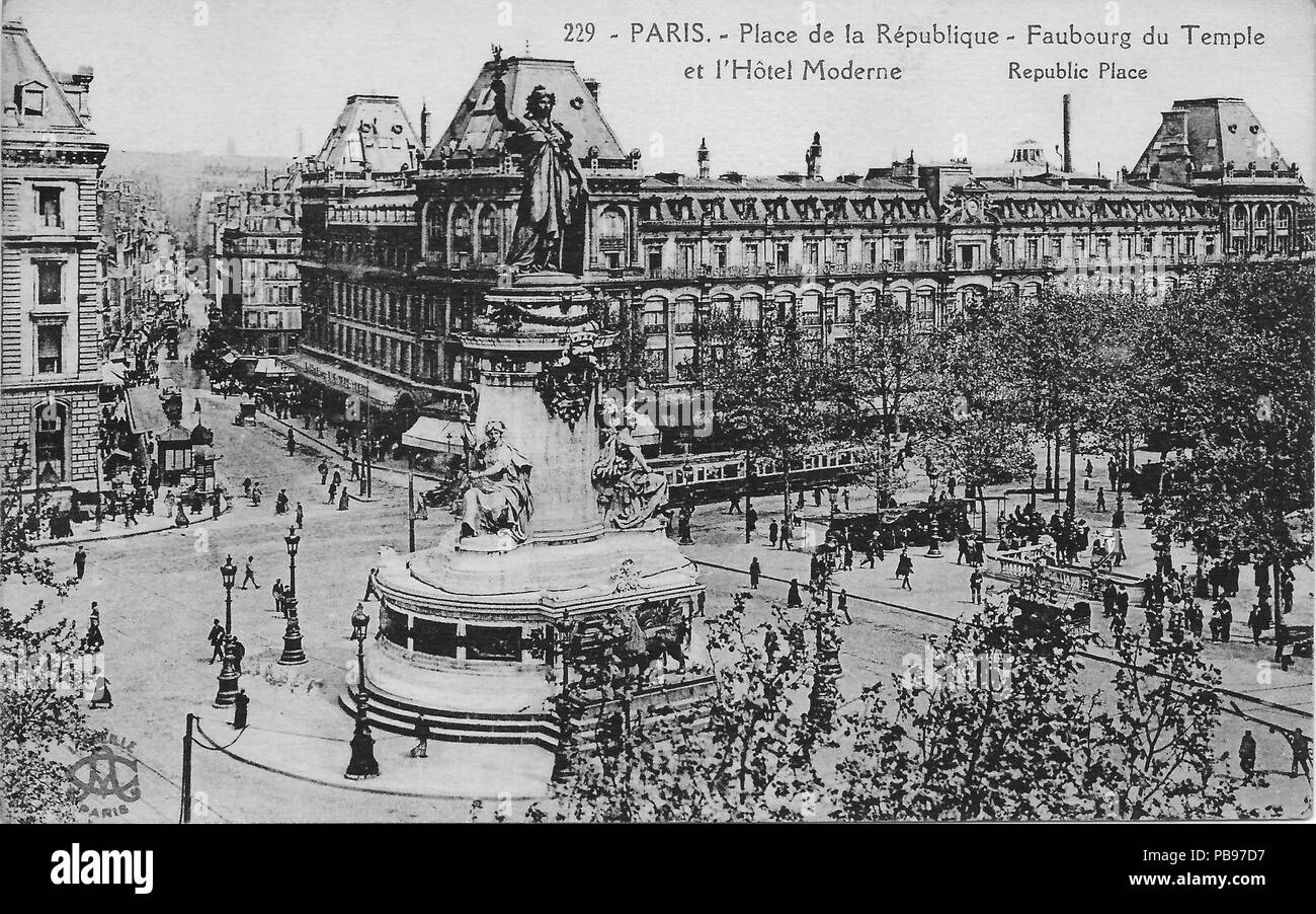 1203 Place de la République et le tram Paris Banque D'Images