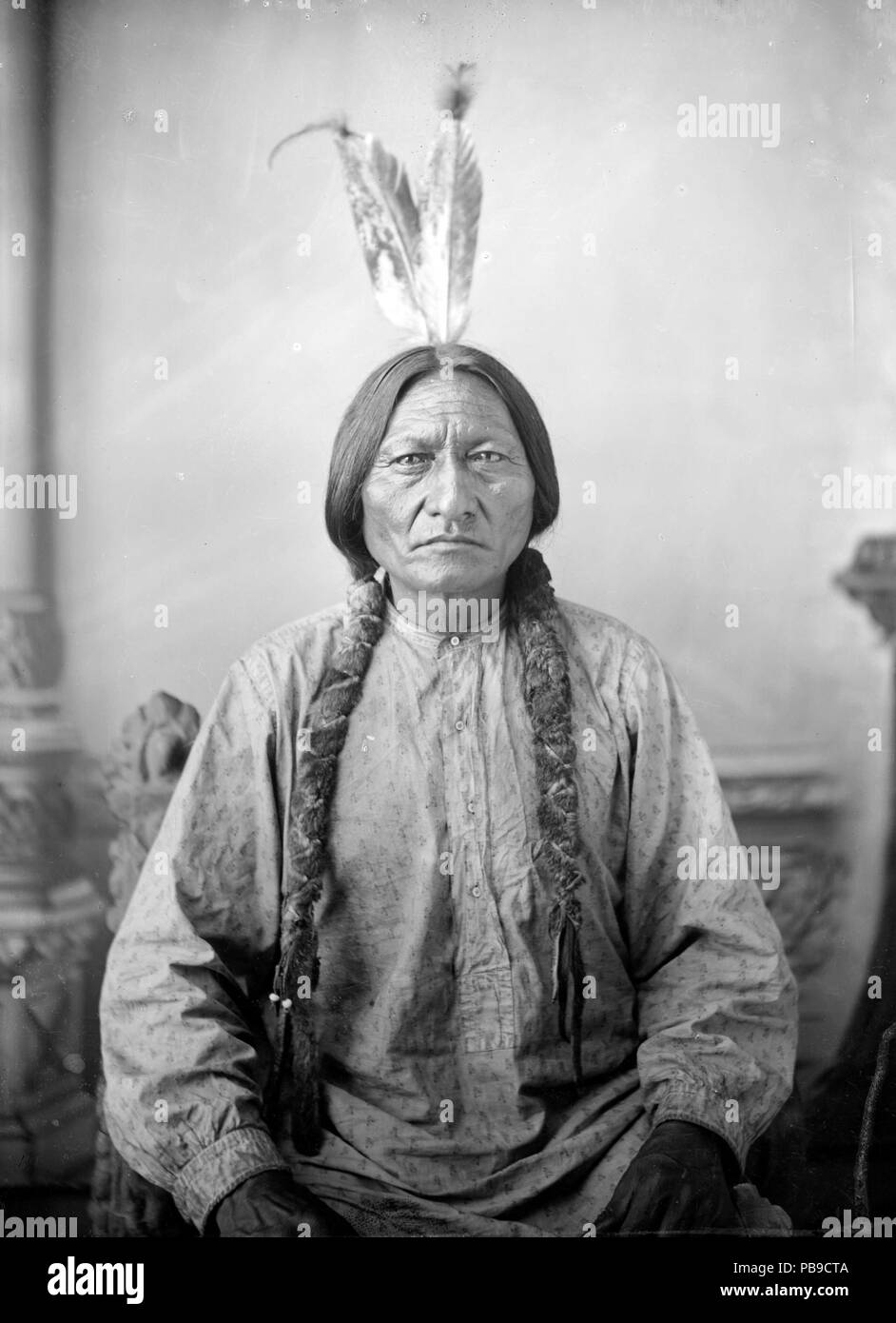 . Anglais : Sitting Bull par D F Barry ca 1883 cabinet original circa 1883 1541 Carte . par Sitting Bull D F Barry ca 1883 Territoire du Dakota Banque D'Images