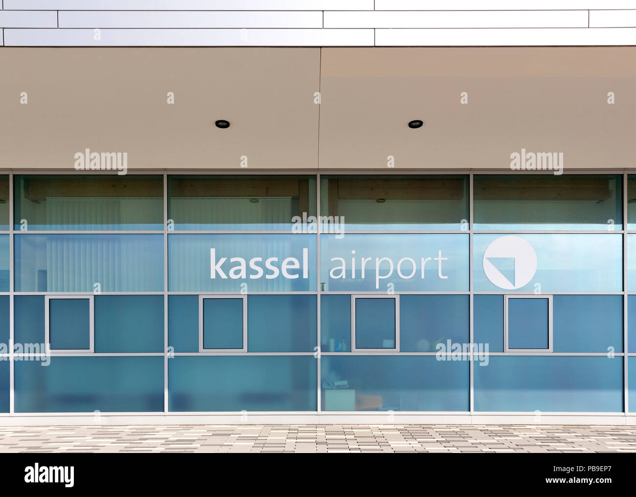 Aéroport Kassel-Calden, bâtiment d'accueil et la borne, Calden, Hesse, Allemagne Banque D'Images