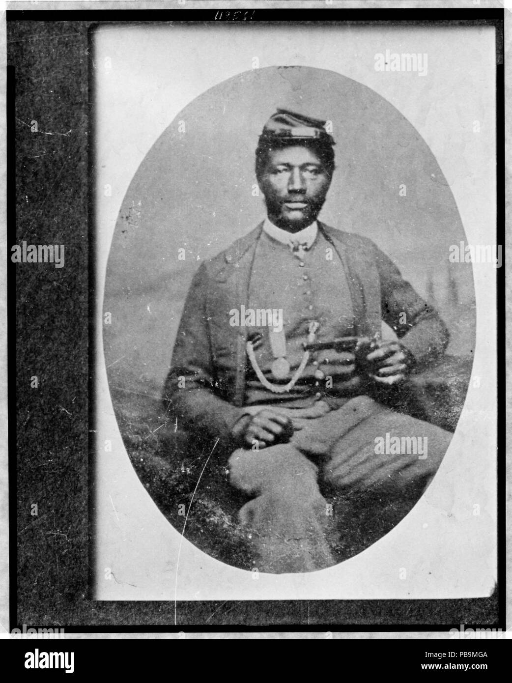 823 James H. Harris, portrait de trois-quarts, assis, face à l'avant RCAC97506092 Banque D'Images