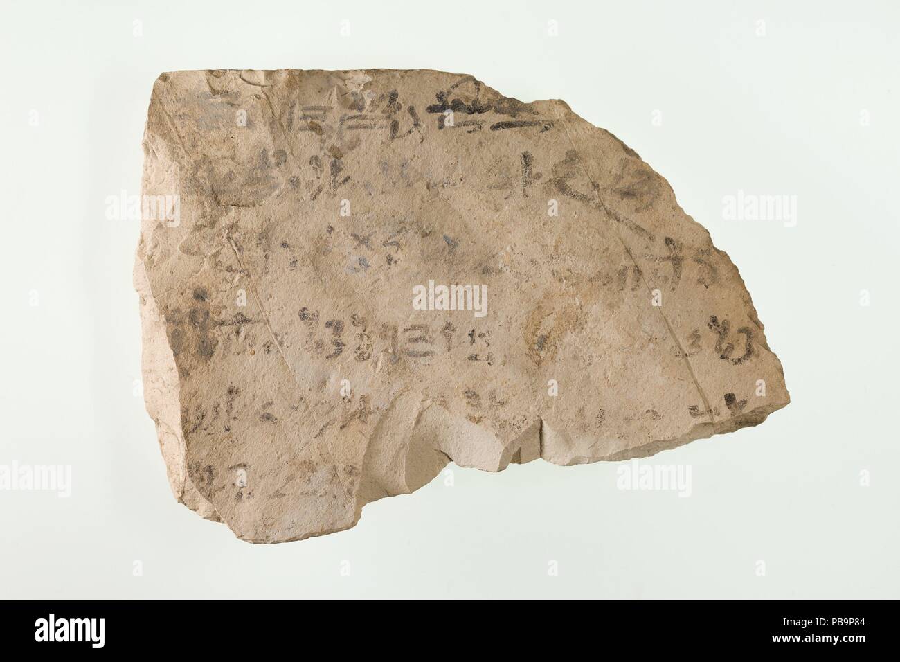 Ostracon. Dimensions : H. 12 cm × 8,8 W. (3 7/16 x 4 3/4 in.). Dynastie DYNASTIE : 18. Date : ca. 1550-1295 av. J.-C.. Musée : Metropolitan Museum of Art, New York, USA. Banque D'Images