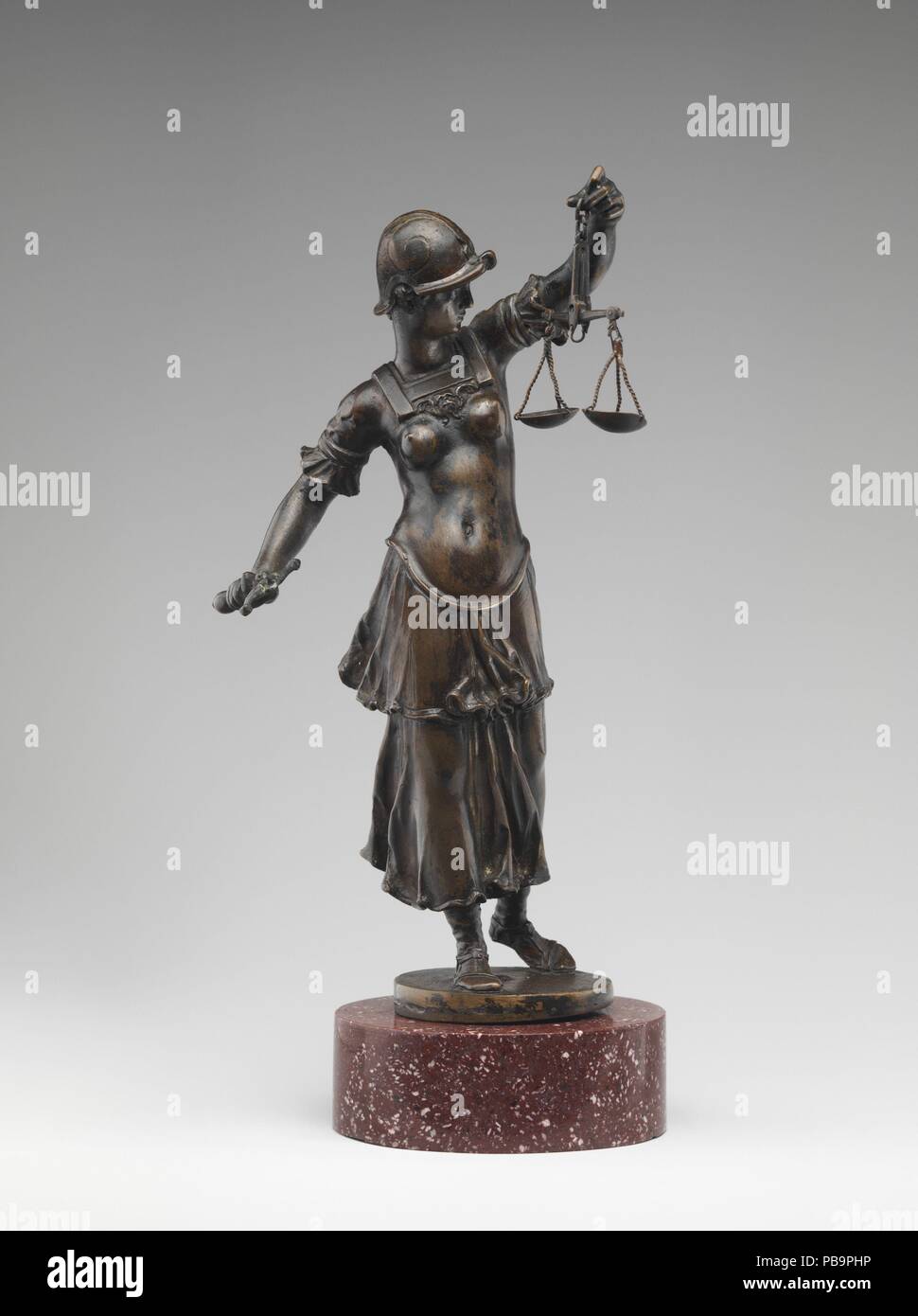 La justice. Artiste : Francesco Ferrucci del Tadda (1497-1585) ; probablement jeté par Antonio Susini (italien, 1558-1624 Florence). Culture : L'Italien, Florence. Dimensions : Hors Tout avec base (confirmé) : 8 × 3 × 2 7/8 7/8 in. (20,3 × 9,8 × 7,3 cm) ; dans l'ensemble sans base (confirmé) : 7 3/8 x 3 5/8 x 2 1/2 in. (18,7 × 9,2 × 6,4 cm). Modeler : Probablement d'après un modèle de Bartolomeo Ammanati (Ammannati), Italien (Settignano près de Florence Florence 1511-1592). Date : fin du 16e siècle. Ce chiffre est lié à la grande statue de porphyre sur une colonne de la Piazza Santa Trinita, Florence. Musée : Metropolitan Museum Banque D'Images