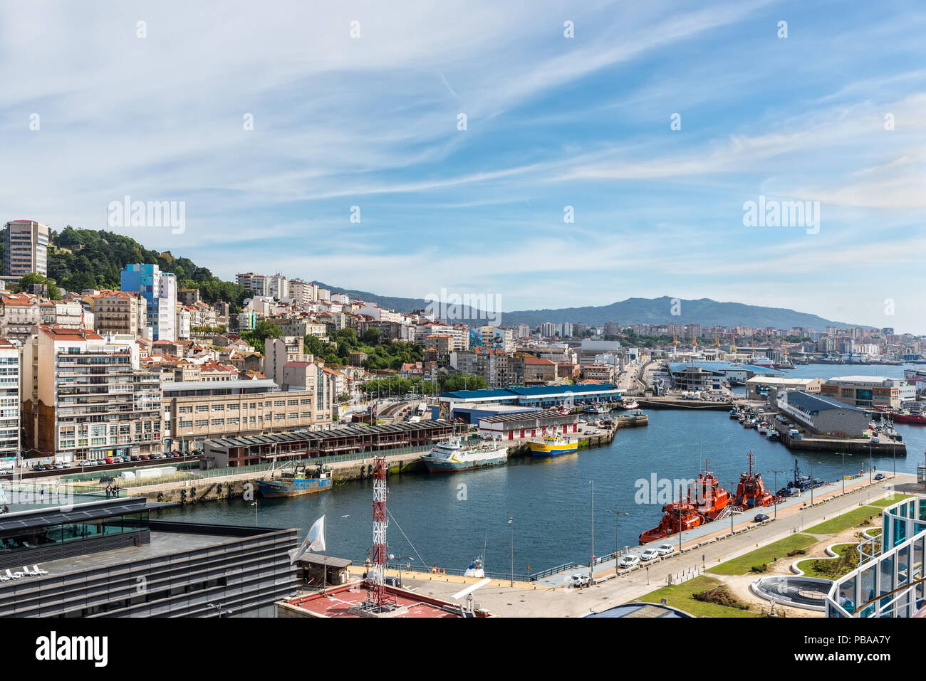 Vigo, Espagne - 20 mai 2017 : vue sur le port de pêche et commercial important de Vigo en Galice, Espagne. Banque D'Images