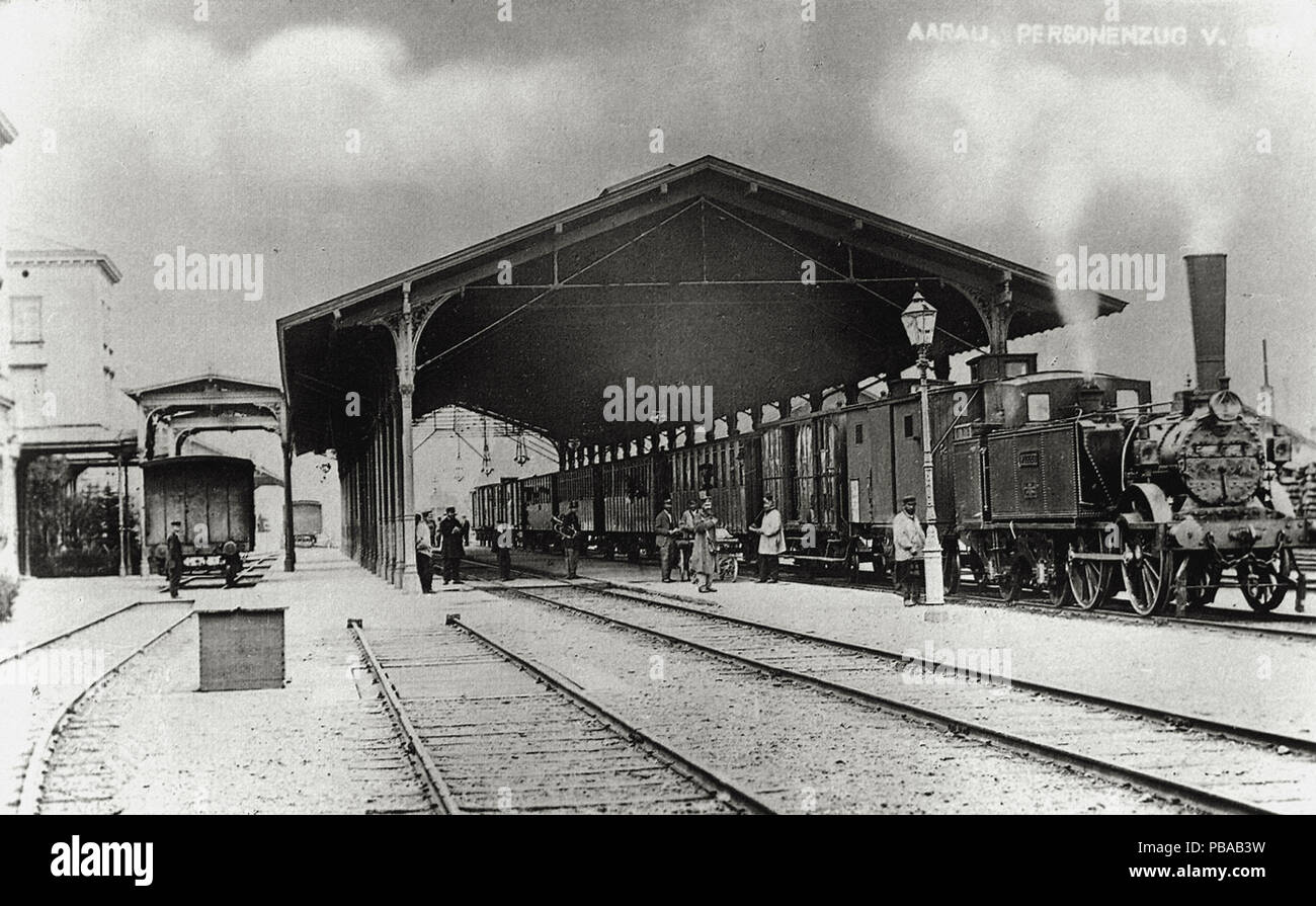 . Deutsch : Aarau Bahnhof mit einem bereit stehendem Zug der Schweizerischen Centralbahn (SCB) nach Olten, bespannt Engerth-Lokomotive von der Serie A, . 1870 1111 Aarau Bahnhof NOB Banque D'Images
